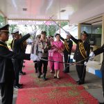 Pedang Pora dan Tari Muang Sangkal Sambut Kedatangan Kapolres Sumenep yang Baru