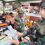 Pendekatan Humanis Satgas Yonif 500/Sikatan: Pengobatan Gratis untuk Pendeta Markus Sondegau di TK Mamba