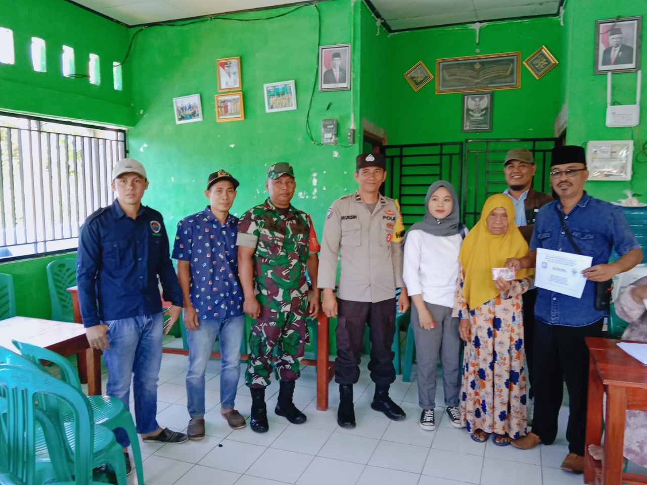 Pemdes Benua Ratu Berikan Bantuan Langsung Tunai BLT- DD ditahun 2024