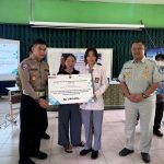 Sambut Hari Bhayangkara ke-79, Polresta Pontianak Berikan Santunan Pendidikan kepada Anak Korban Laka Lantas