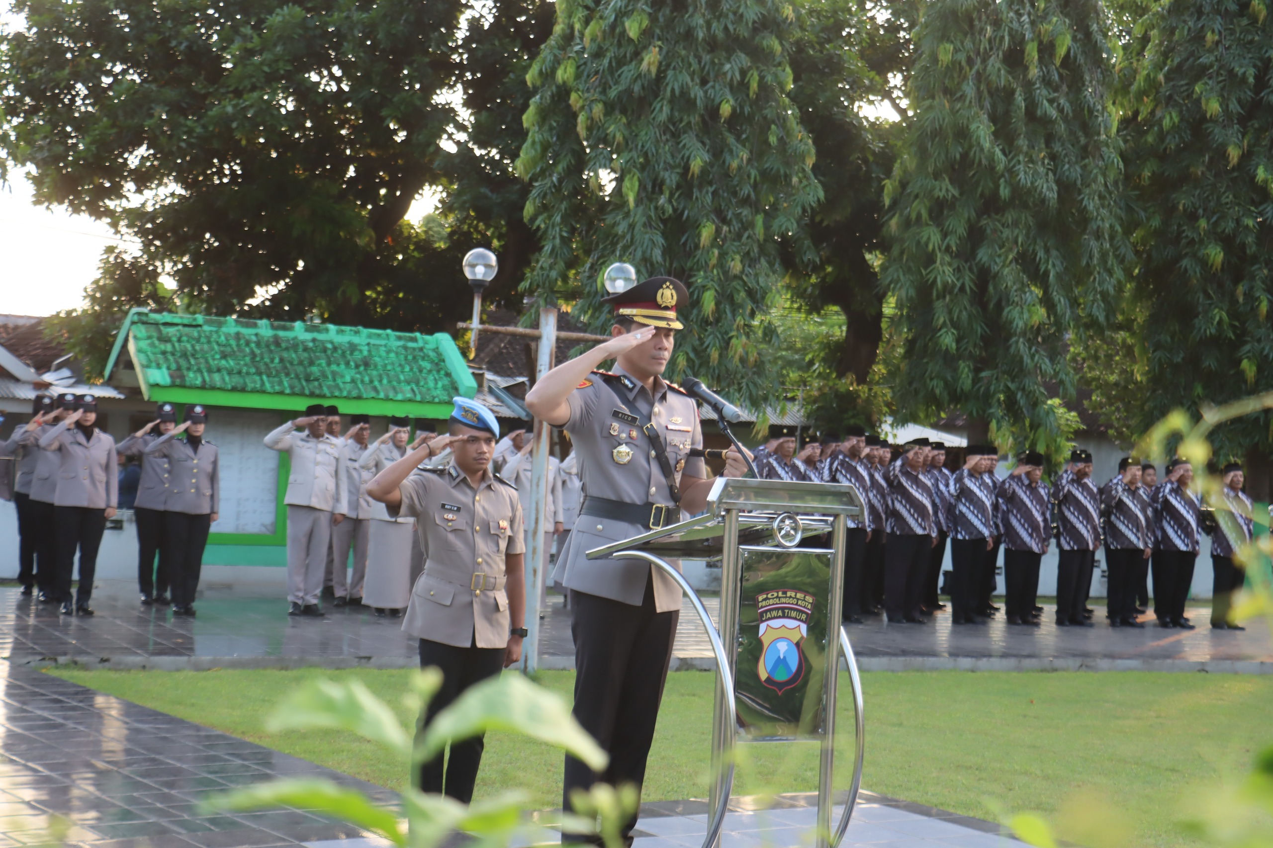 Jelang Hari Bhayangkara ke 79, Kapolres Probolinggo Kota Pimpin Rombongan Ziarah ke TMP