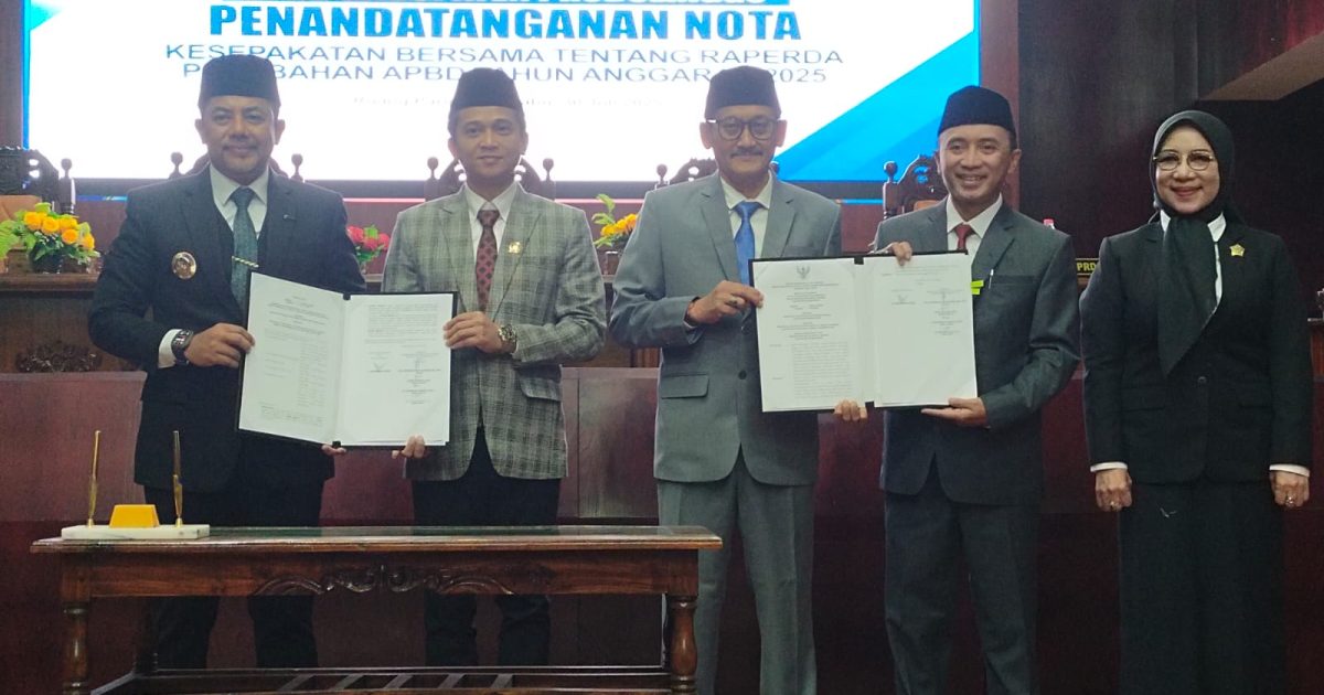 Raperda Perubahan APBD th 2025 Kabupaten Probolinggo Disetujui, DPRD dan Eksekutif Teken Nota Persetujuan Bersama