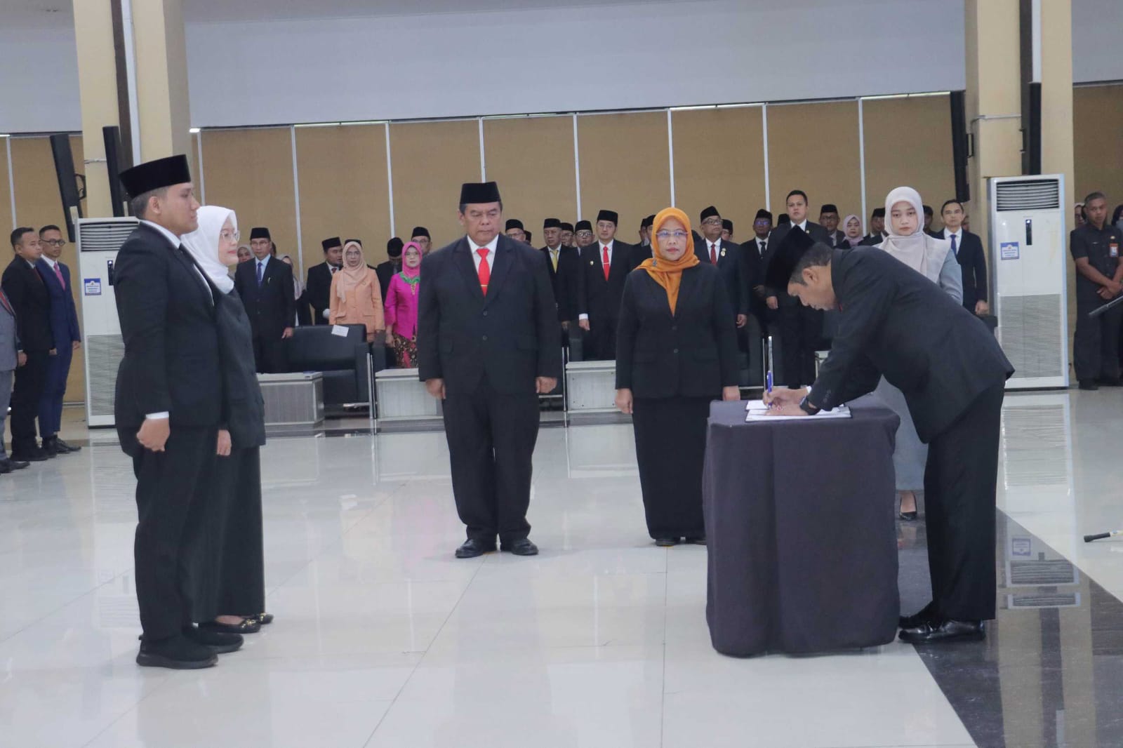 Pemkot Cimahi Lantik 123 Pejabat Setruktur dan Fungsional