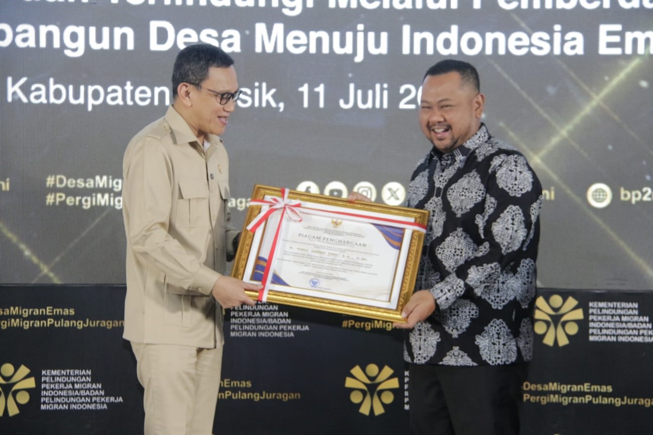 Upaya Bangun Ekosistem Migrasi Aman dan Berkelanjutan, Menteri PPMI Luncurkan Desa Migran Emas di Kabupaten Gresik