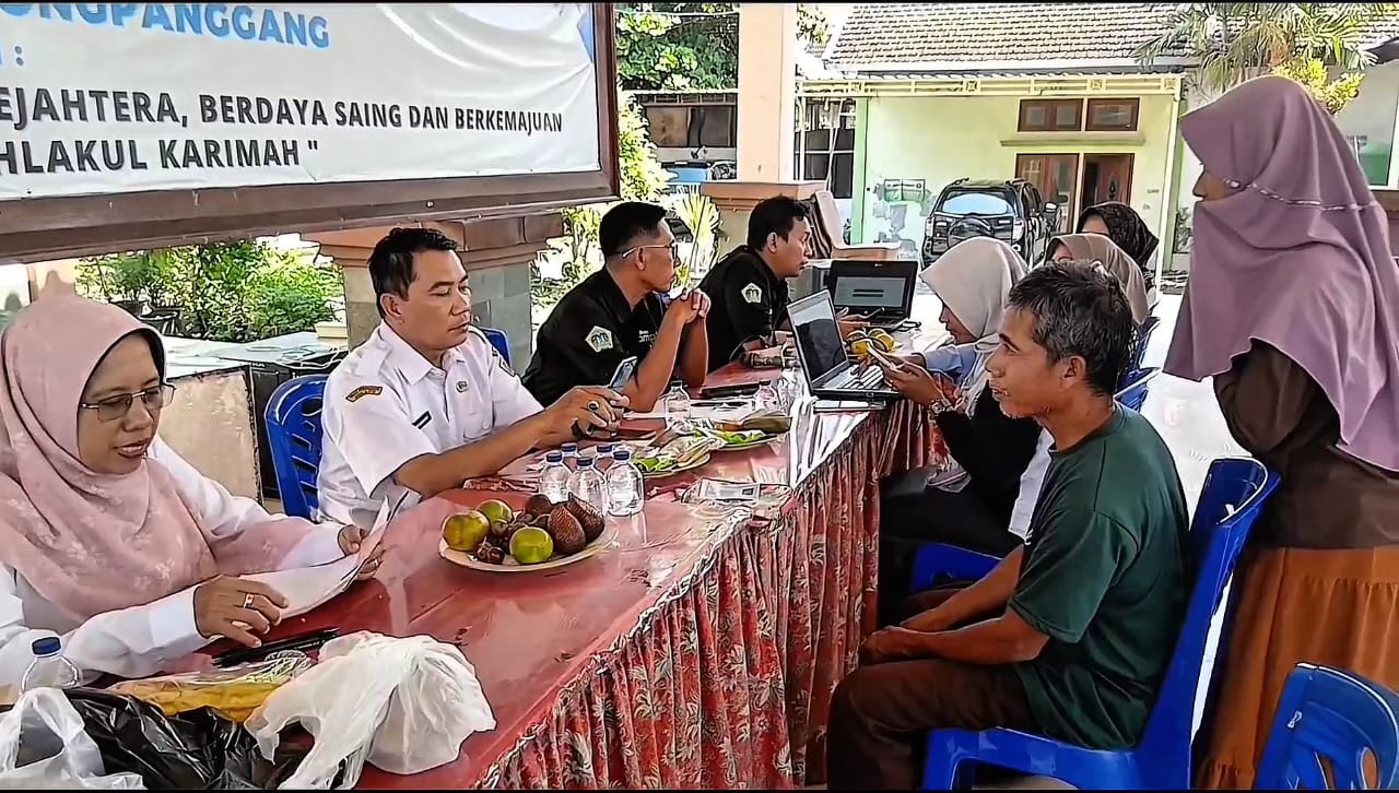 Wajib Sertifikasi Halal Bagi Pengusaha Micro dan Kecil, Pelaku Usaha Memadati Pendopo Kecamatan Balongpanggang Sejak Pagi