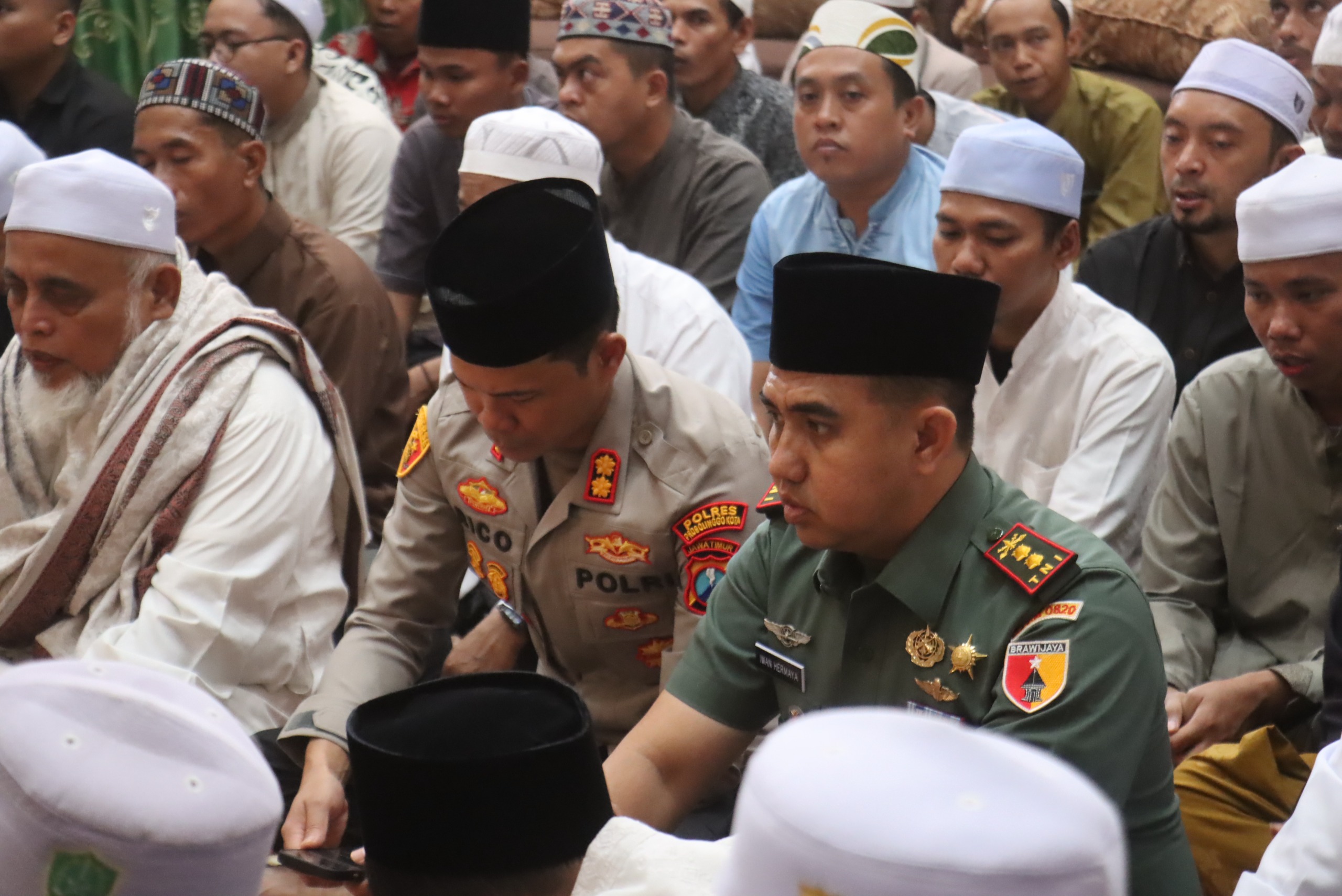 Ungkapkan Belasungkawa Yang Mendalam, Kapolres Probolinggo Kota Takziah Ke Almarhum Putra Habib Hadi Zainal Abidin