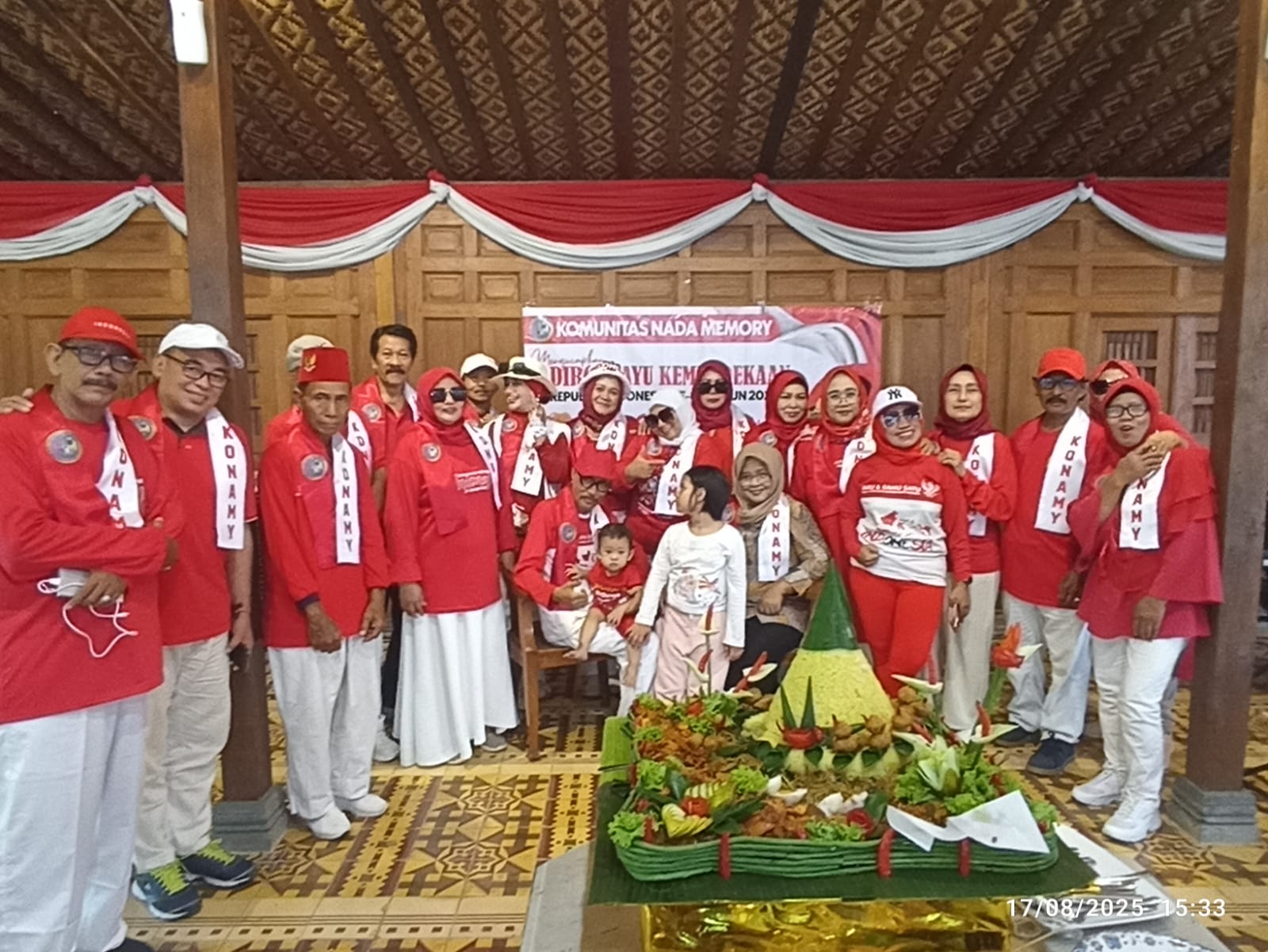 Semarak HUT Proklamasi RI Ke 80 Komunitas Nada Memory Diwarnai Dengan Potong Tumpeng