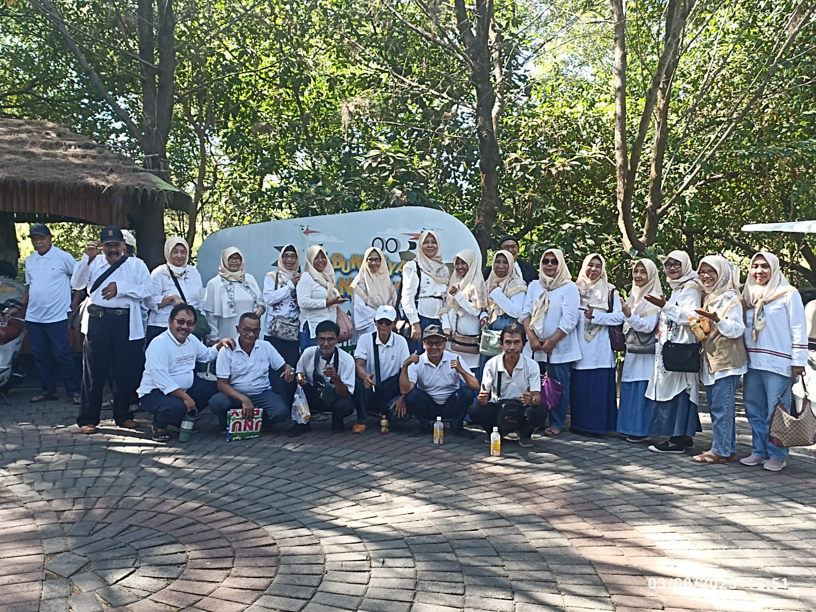 Ika 75 Es De Kebonsari Menggelar Tour Wisata Hutan Mangrove Gunung Anyar Surabaya