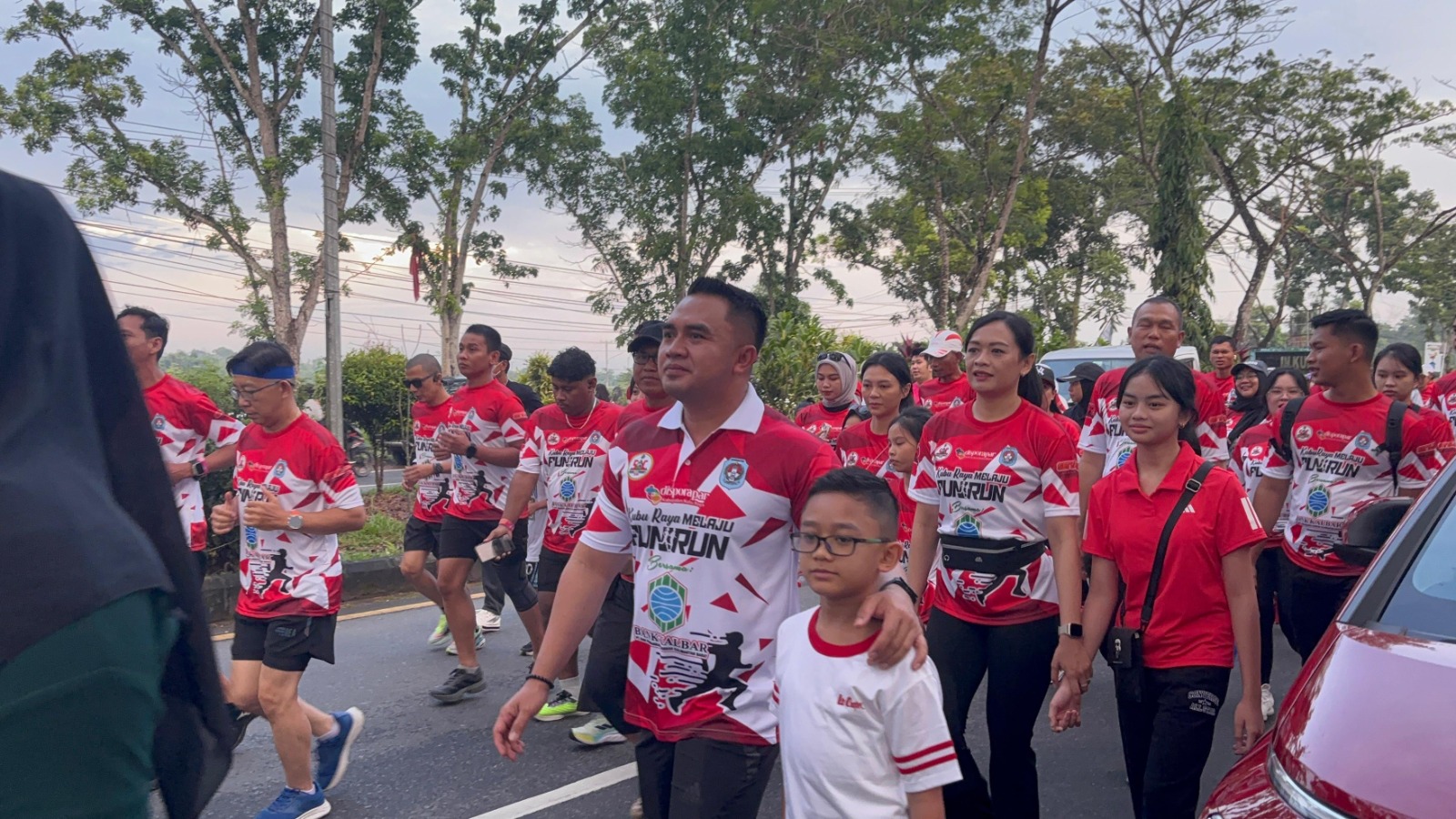 Meriah! Fun Run dan Fun Walk Kubu Raya Dihadirkan Ribuan Peserta, Doorprize Spektakuler Jadi Rebutan