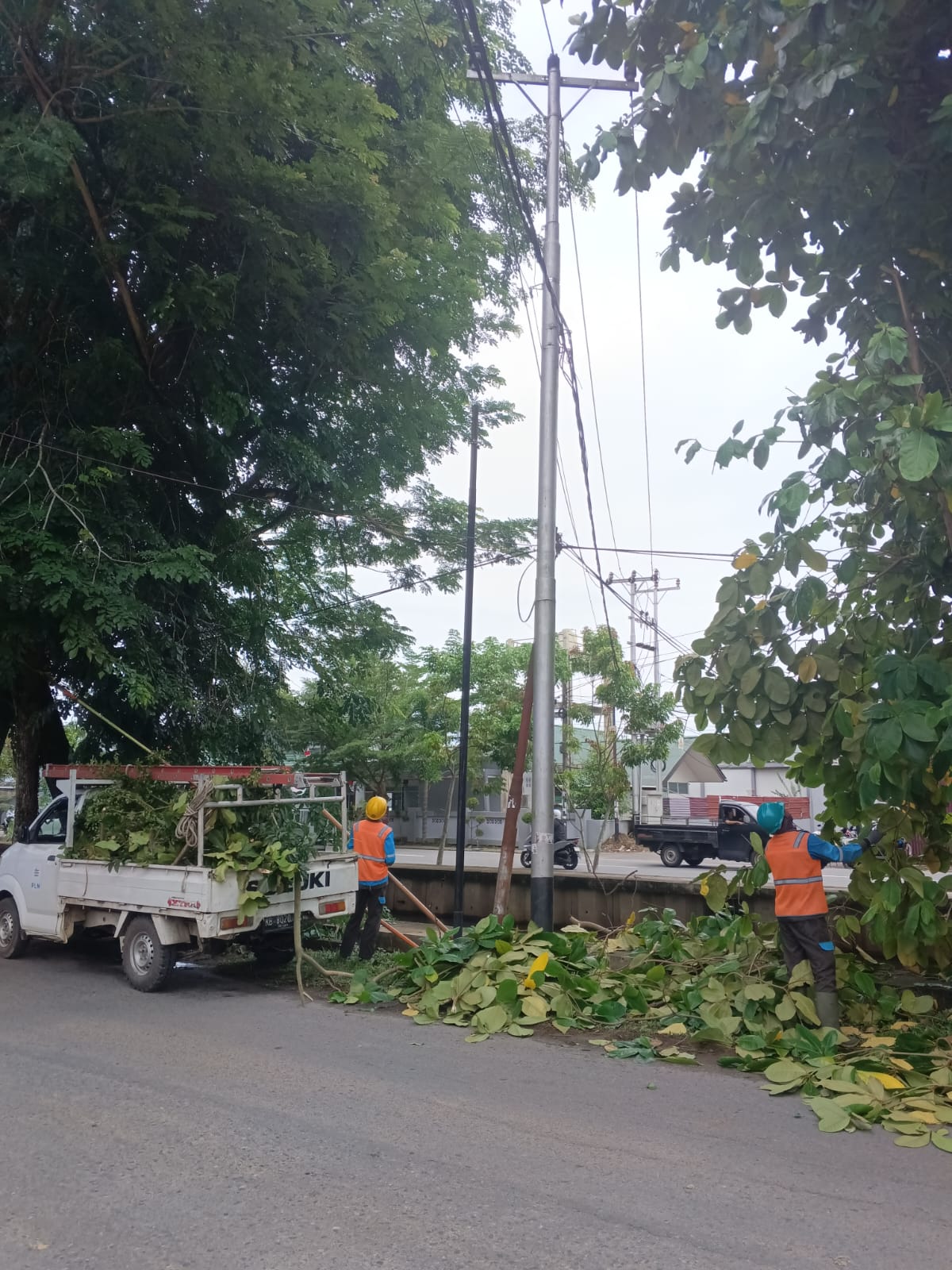 Waspada Hujan dan Angin Kencang Warga Sungai Raya Dalam Tetap Berhati – Hati