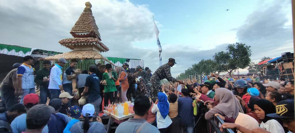 Dari Gunungan Tahu hingga Kebersamaan Warga: “Grebeg Tahu” Jombang, Tradisi Berkah Penggerak Ekonomi