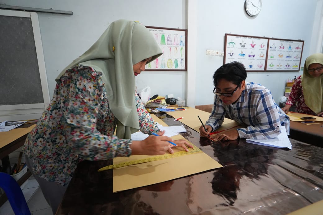 Ning Ita Tinjau Pelatihan Menjahit, Ajak Tingkatkan Keterampilan untuk Ekonomi Mandiri