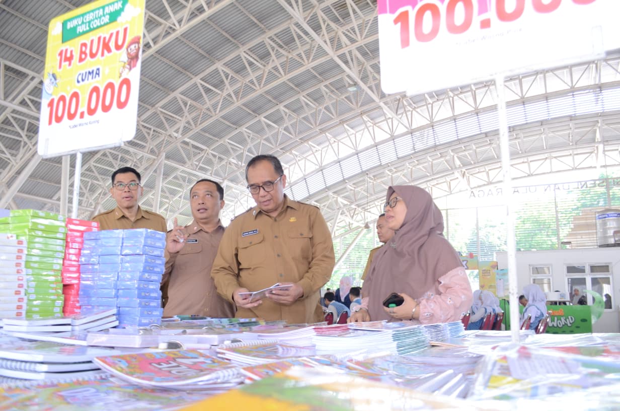 Bangkitkan Minat Baca, Sekda Gresik Buka Festival Literasi di Momen Hari Kunjung Perpustakaan