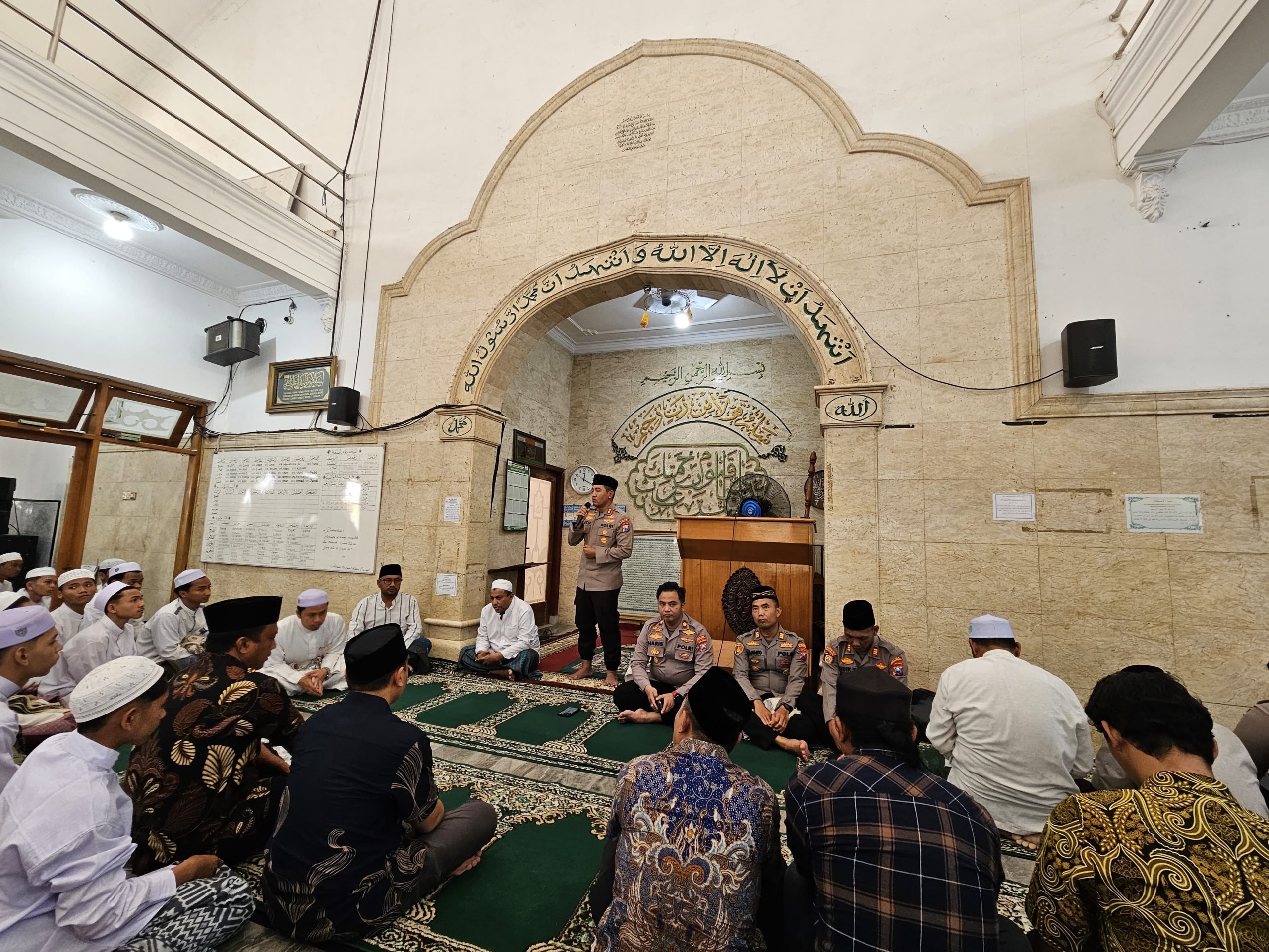 Kapolres Probolinggo Safari Salat Jum’at di Ponpes Raudlatul Jannah Gending