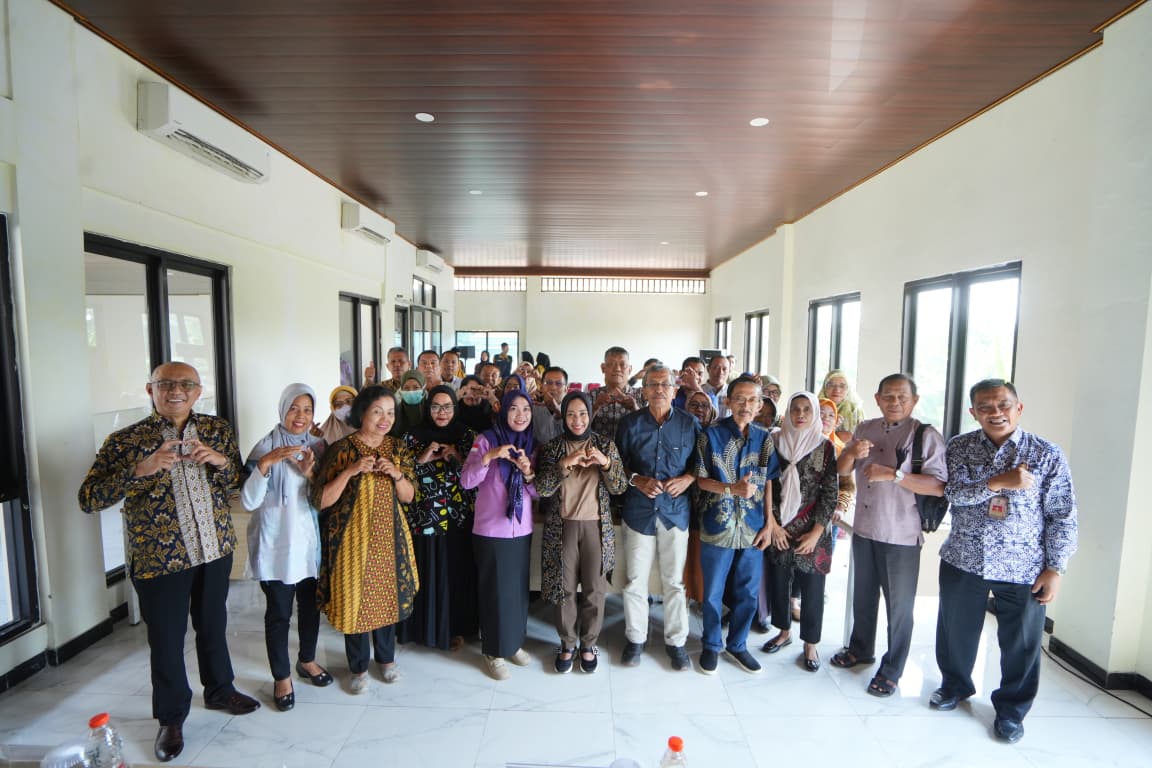 Buka Pelatihan Analisa Rasio Keuangan Bagi Pengawas Koperasi, Ning Ita Tegaskan Profesionalitas dan Tanggungjawab