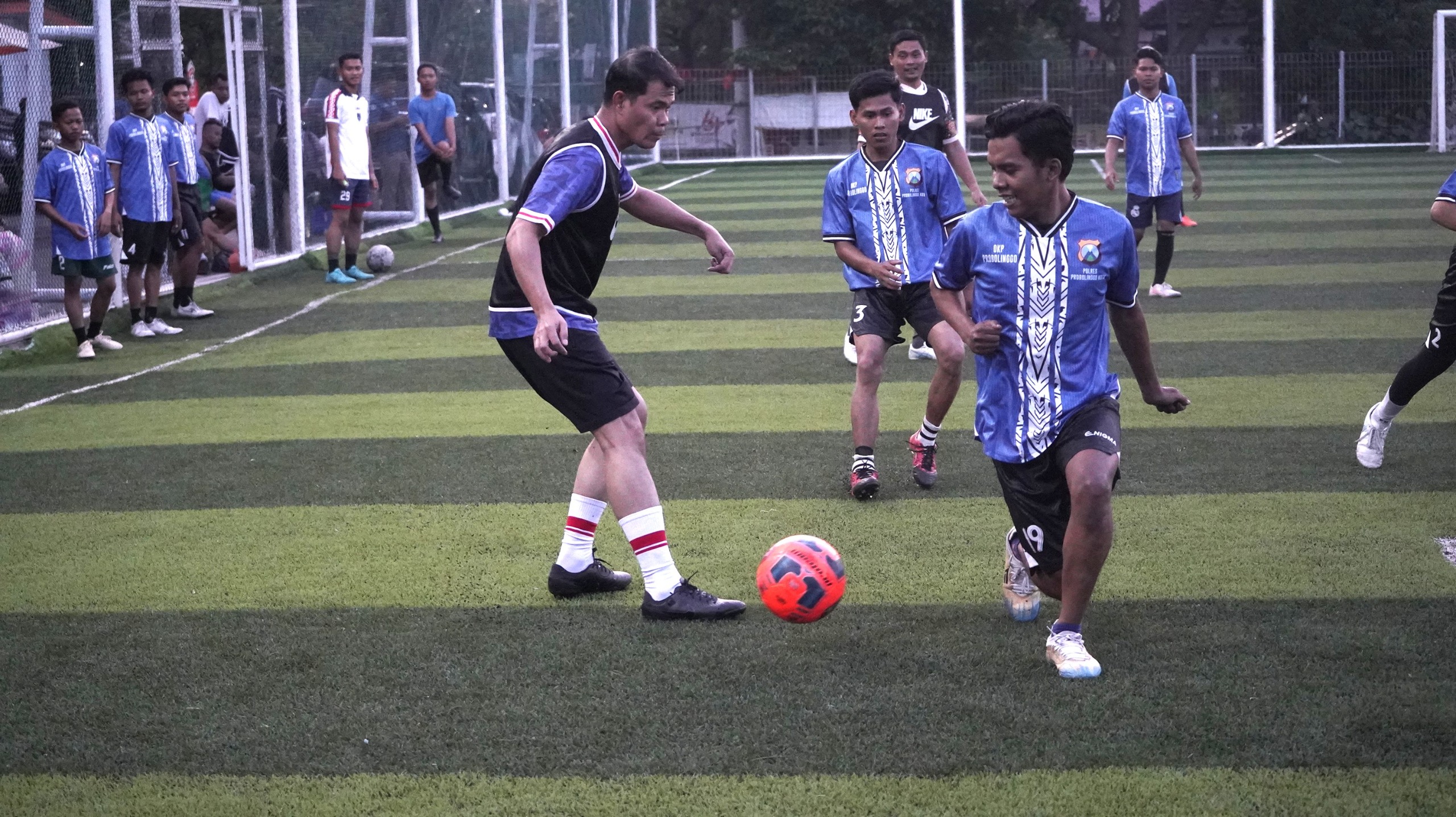 Kapolres Probolinggo Kota Bersama OKP Mahasiswa Probolinggo Gelar Fun Mini Soccer dan Diagram