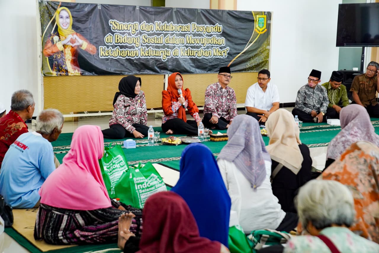 Ning Ita Dorong Posyandu Jadi Garda Sosial Keluarga Tangguh di Kota Mojokerto