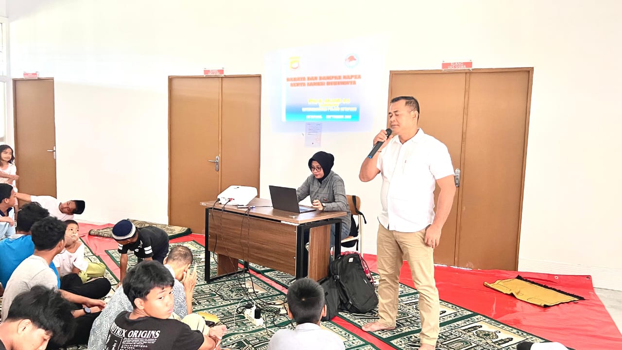 Sat Res Narkoba Polres Ketapang Laksanakan Penyuluhan Bahaya dan Dampak Narkoba di Sekolah Rakyat Ketapang