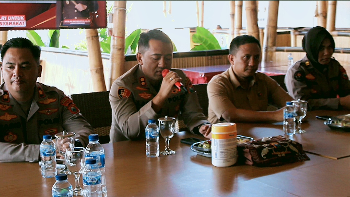 Bangun Komunikasi Humanis, Polres Probolinggo Ajak Wartawan Ngopi Bareng dalam Forum Piramida