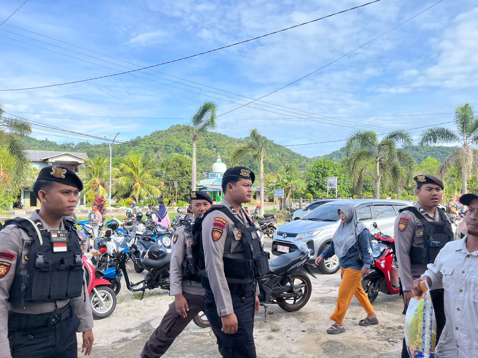 Polres Kayong Utara Amankan Operasi Pasar Murah