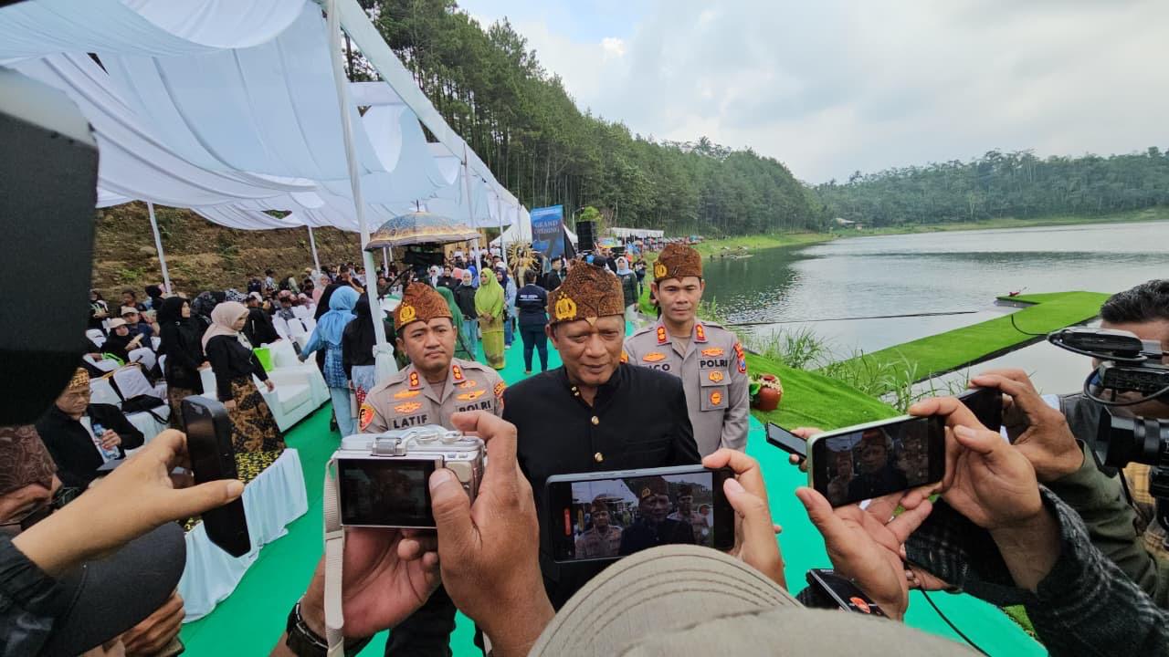 Grand Opening Festival Seven Lakes 2025 di Ranu Segaran Tiris Berlangsung Meriah
