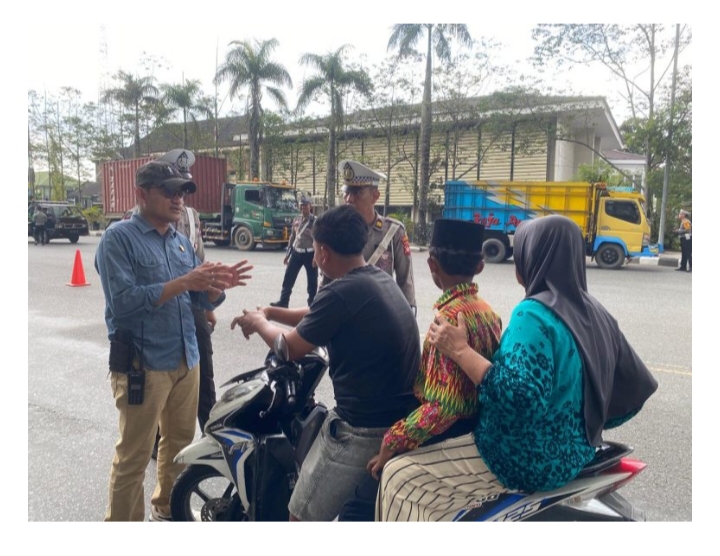 Kegiatan Hari ke-4 Ops Zebra Kapuas 2025 Sat Lantas Polresta Pontianak Berikan 43 Tilang dan 22 Teguran