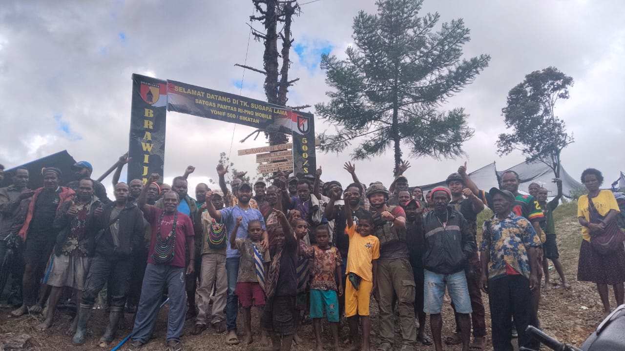 Satgas RI–PNG Mobile Yonif 500/Sikatan Komsos Bangun Komitmen Keamanan dan Persatuan di Hitadipa