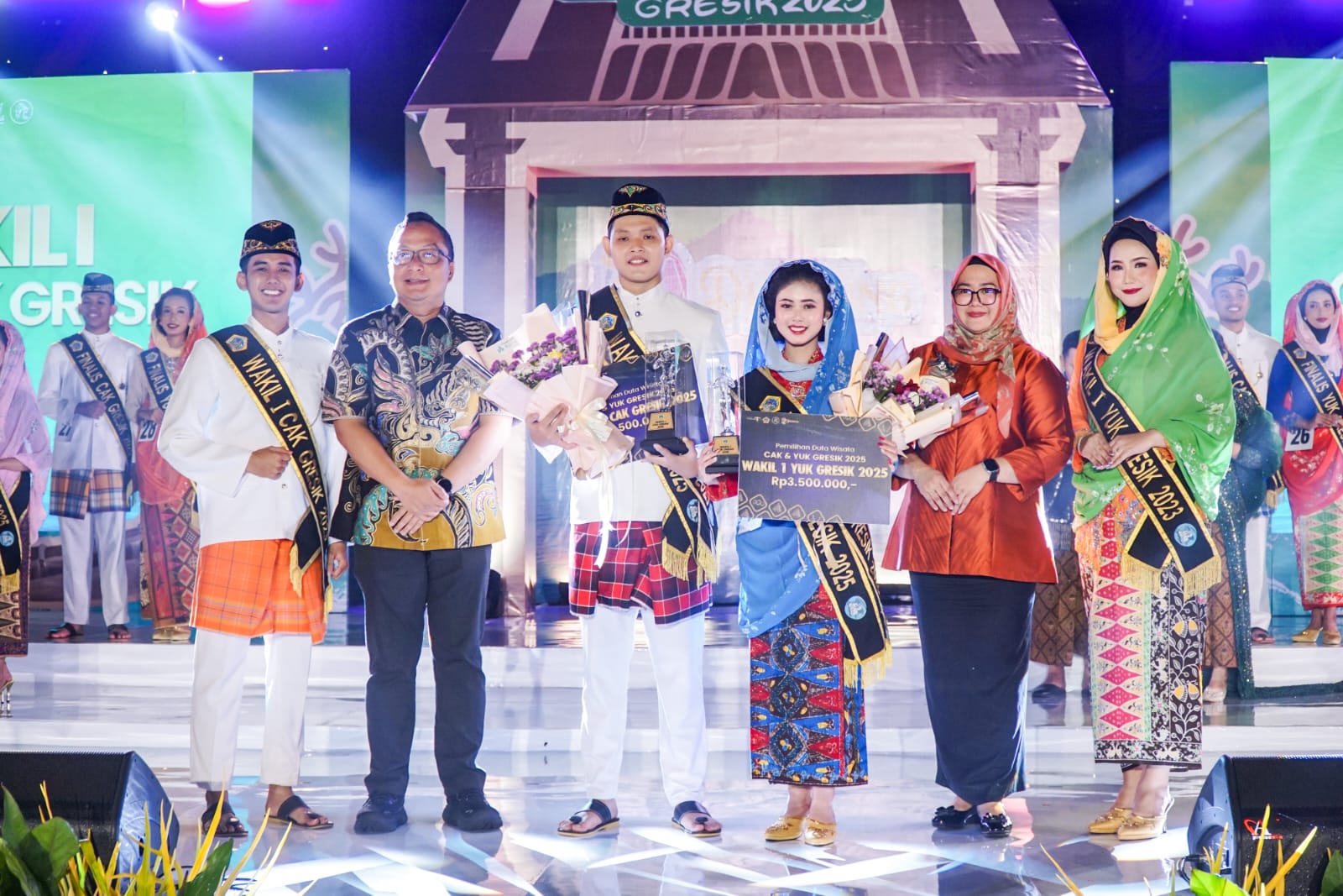 Bupati Gresik Tegaskan Pentingnya Kaderisasi Generasi Muda pada Grand Final Duta Cak Yuk Gresik 2025