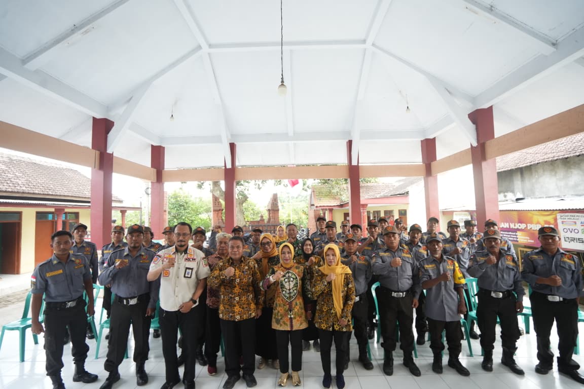 Pembinaan Satlinmas Pralon Wali Kota Dorong Satlinmas Prajurit Kulon Tingkatkan Kesiapsiagaan Lingkungan dengan Siskamling