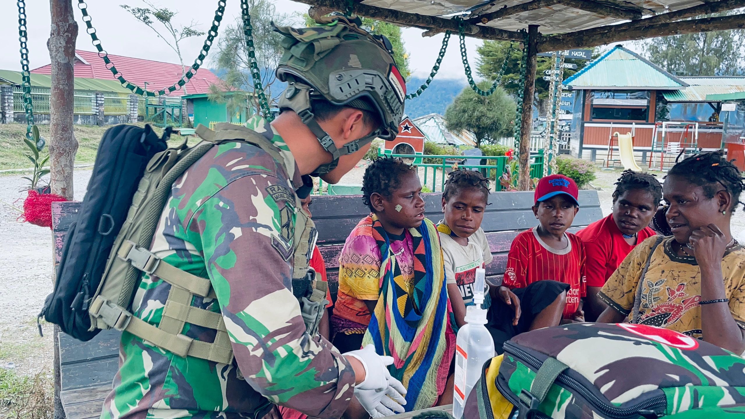 TNI Hadirkan Yankes Gratis di Kampung Mamba, Wujud Kepedulian Menyambut Natal Penuh Sukacita