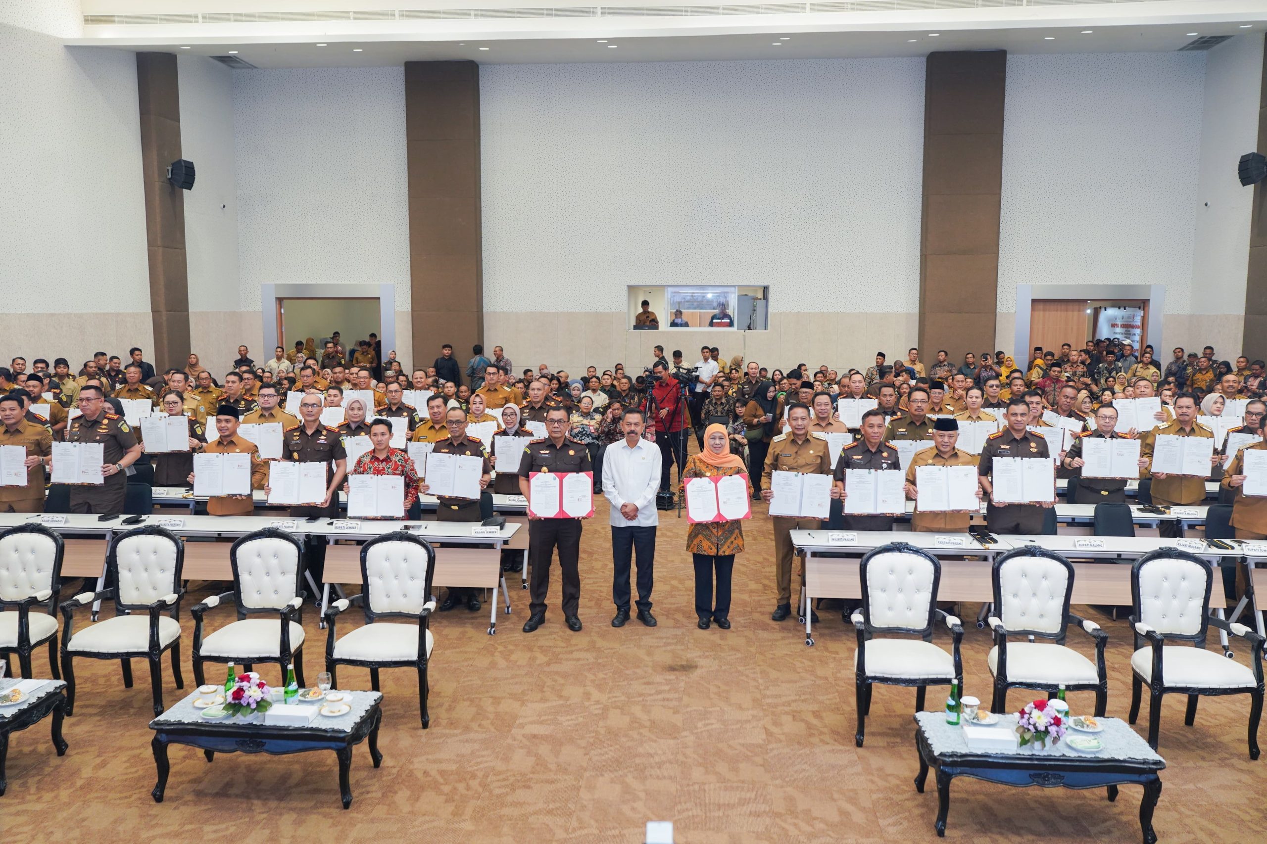 Dukung Pidana Kerja Sosial, Wali Kota Mojokerto Tandatangani MoU dengan Kajari