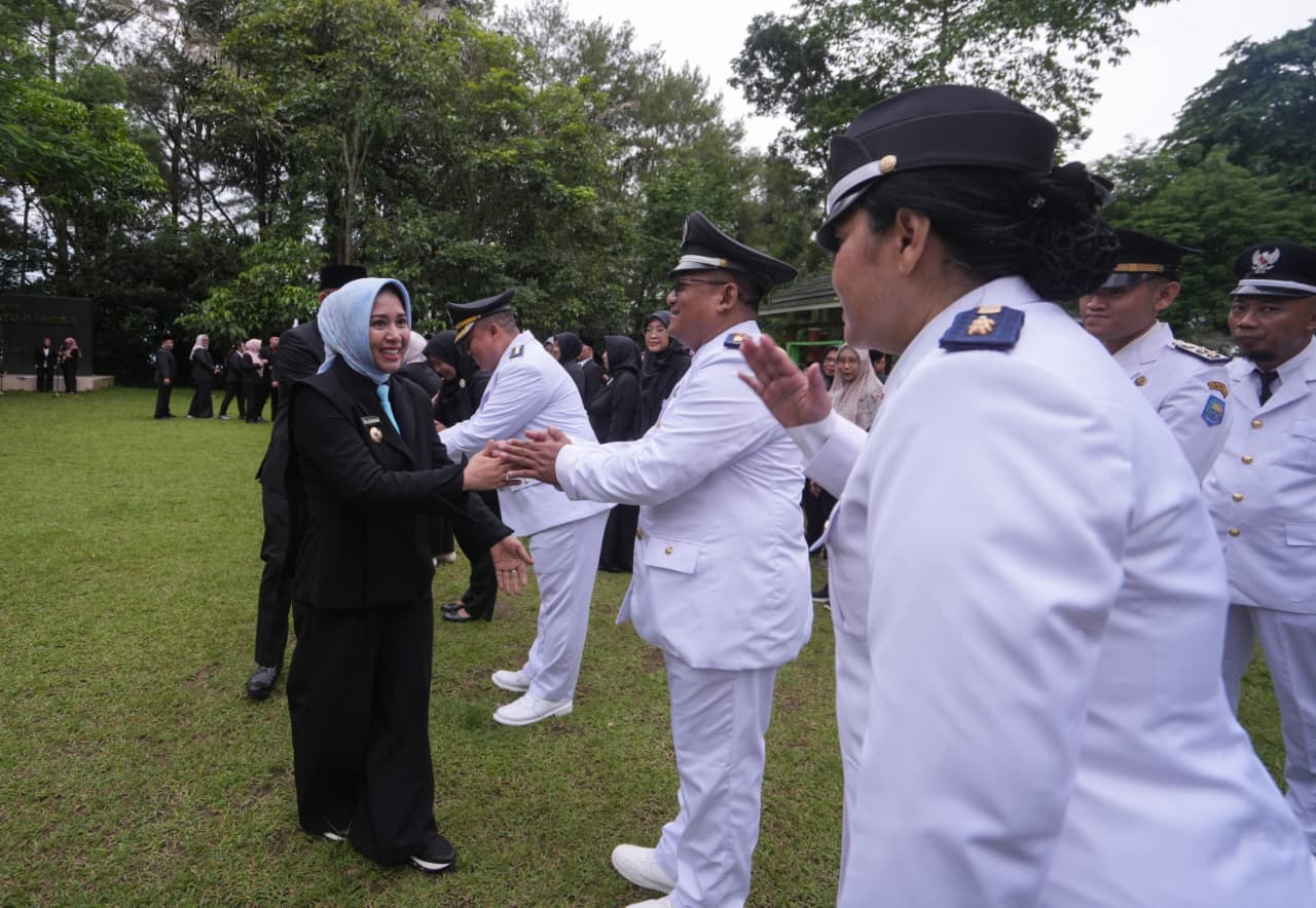 Sarat Nilai Historis, 78 Pejabat Pemkot Mojokerto Dilantik di Puncak Tidar