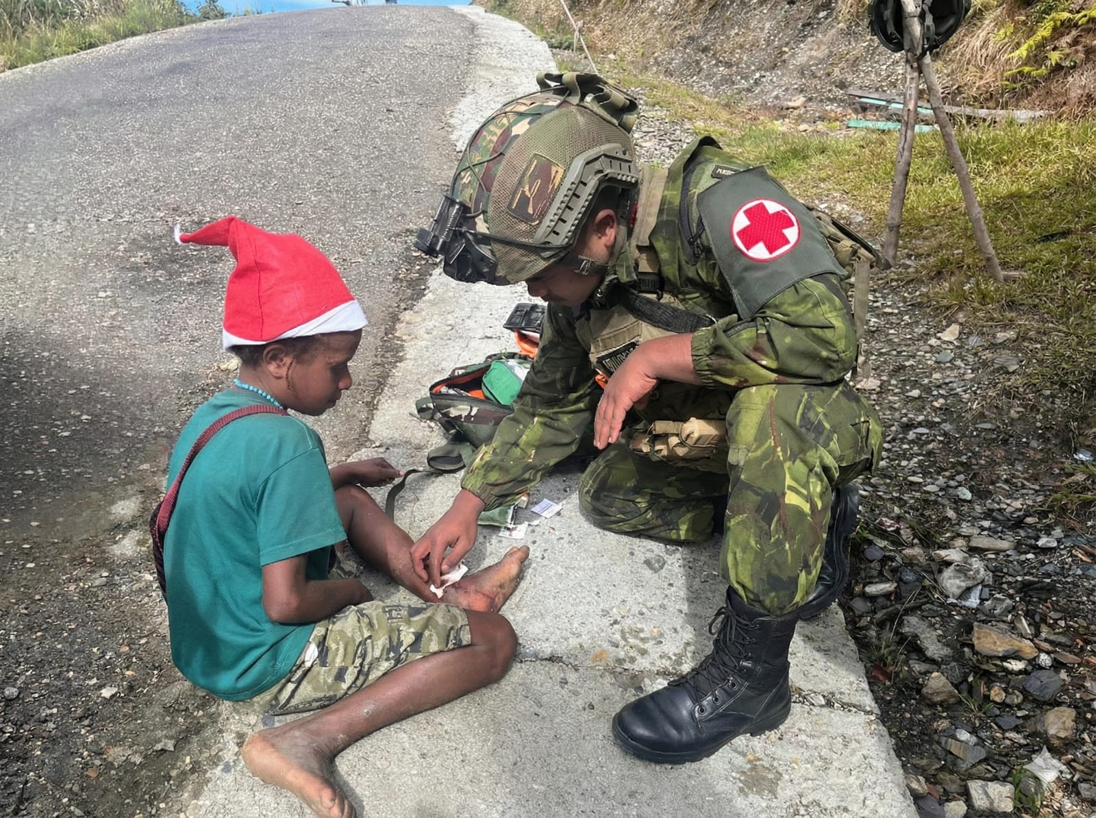 Satgas Yonif 500/Sikatan Gelar Yankes Gratis di Bilogai dan Mamba, Wujud Kepedulian TNI di Momen Nataru