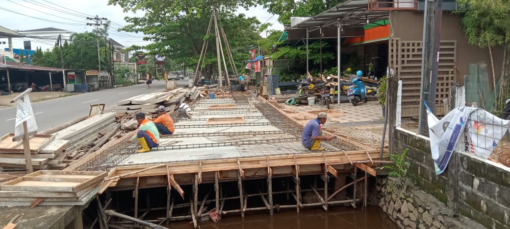 Melalui Pendekatan Dinas PUPR Kota Pontianak Dengan Pemilik Rumah Pembangunan Turap Dapat Terlaksana