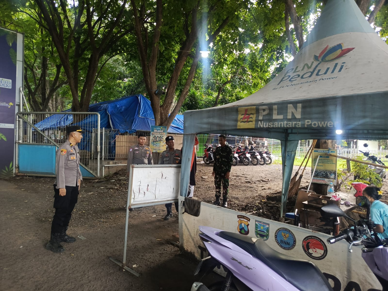 Libur Nataru Nyaman, Pos Pengamanan Paiton Laksanakan Patroli di Wisata Pantai Bohay