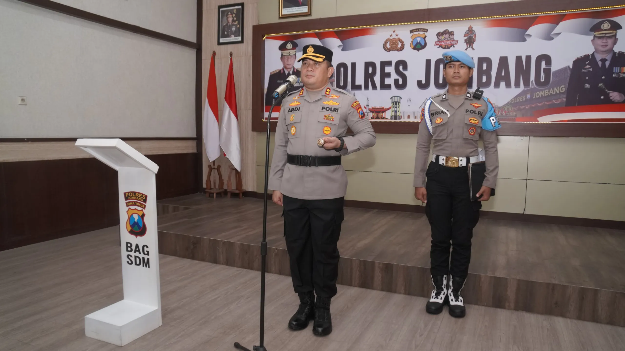 Polres Jombang Gelar Sertijab Wakapolres, Kabagops, Kasat Lantas dan Pengukuhan Kasiwas