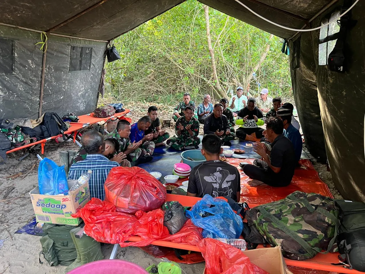 Di Normalisasi Sungai Muara Aceh Yonzipur 10/JP/2 Kostrad Menggelar Doa Bersama