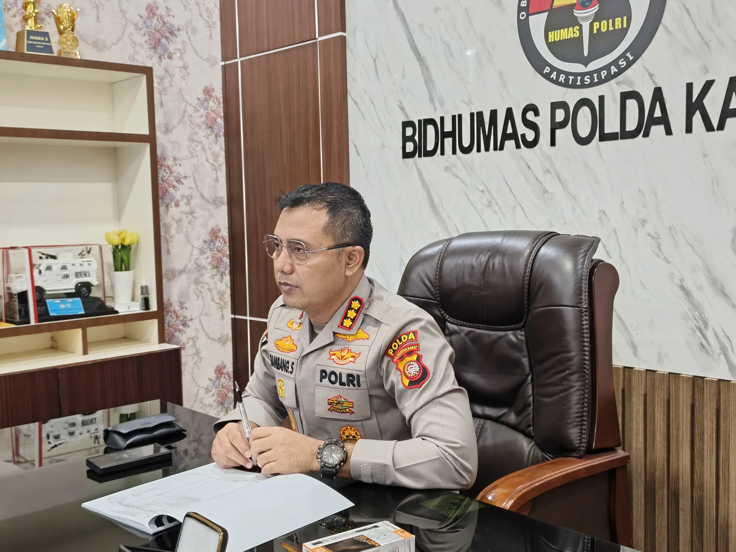 Maksimalkan Pelayanan dan Sinergi Media, Kabid Humas Polda Kalbar Pimpin Apel Perdana