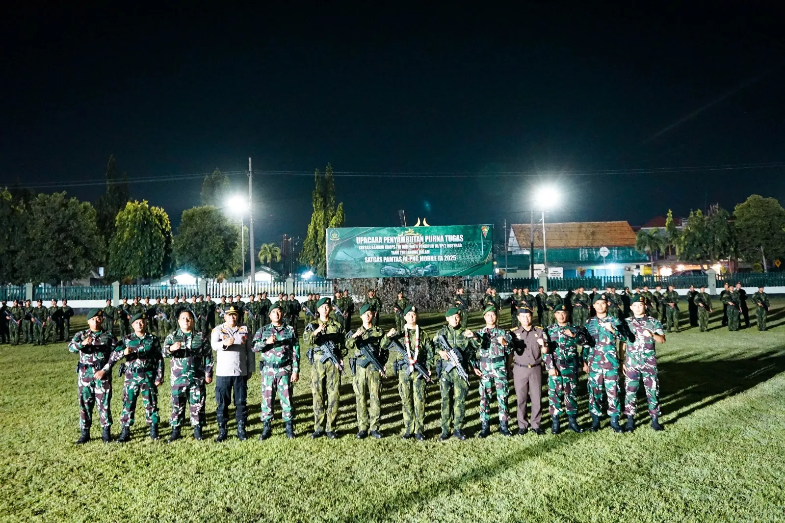 Kol. Inf Chairi Suhanda Pimpin Upacara Purna Tugas, Batalyon Zeni Tempur 10/JP/2 Kostrad  Pasuruan.