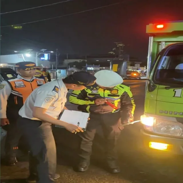 Kasat Lantas Probolinggo Kota Ultimatum Sopir Truk, Jalur Protokol Bukan Jalur Pintas.