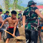 Keringat Puasa Jadi Ibadah: Guyub Rukun Satgas TMMD Kodim 1205/Sintang dan Warga Kebut Pembangunan Jalan Desa