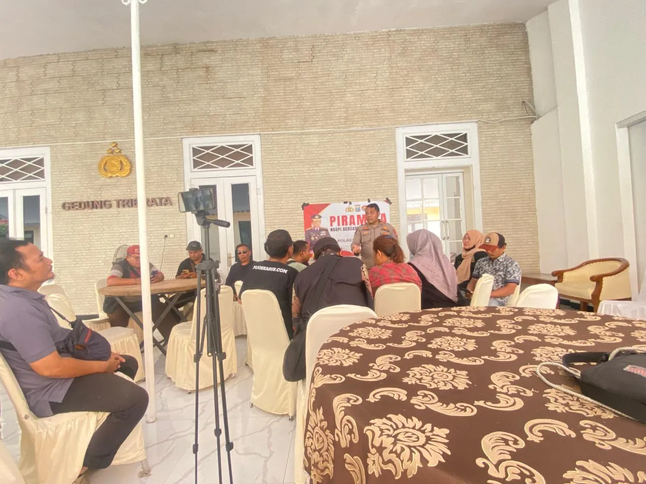 Ngobrol Santai Awak Media “Piramida” Polres Pasuruan, Pererat Sinergi Humas dan Jurnalis