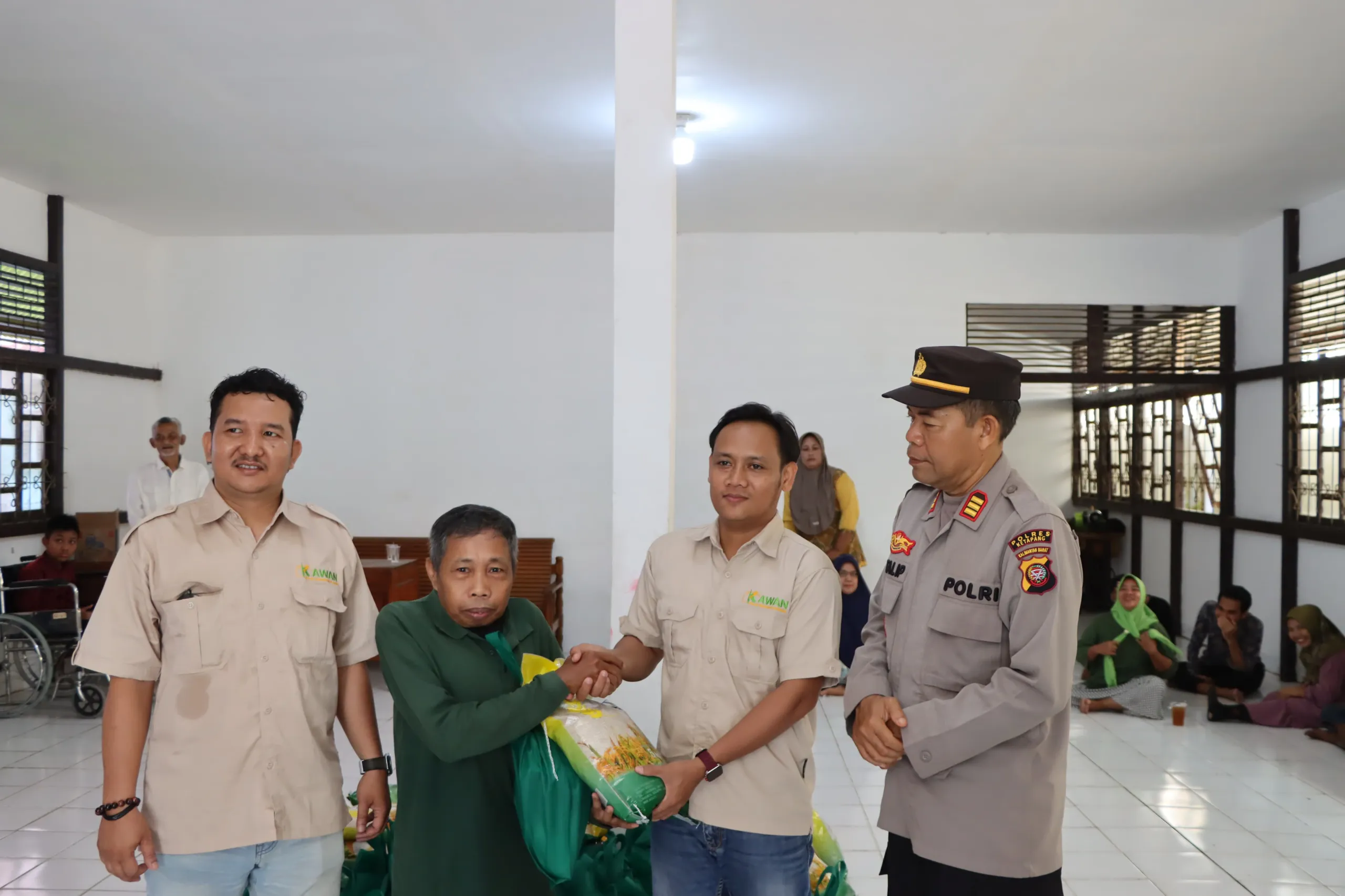 Kegiatan Polres Ketapang bersama KAWAN laksanakan Baksos