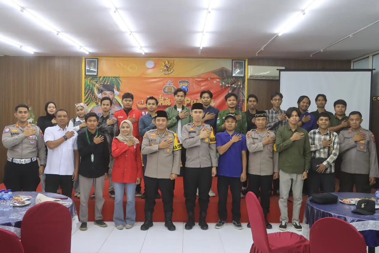 Bangun Komunikasi Humanis, Polres Probolinggo Rangkul Mahasiswa dalam Buka Bersama