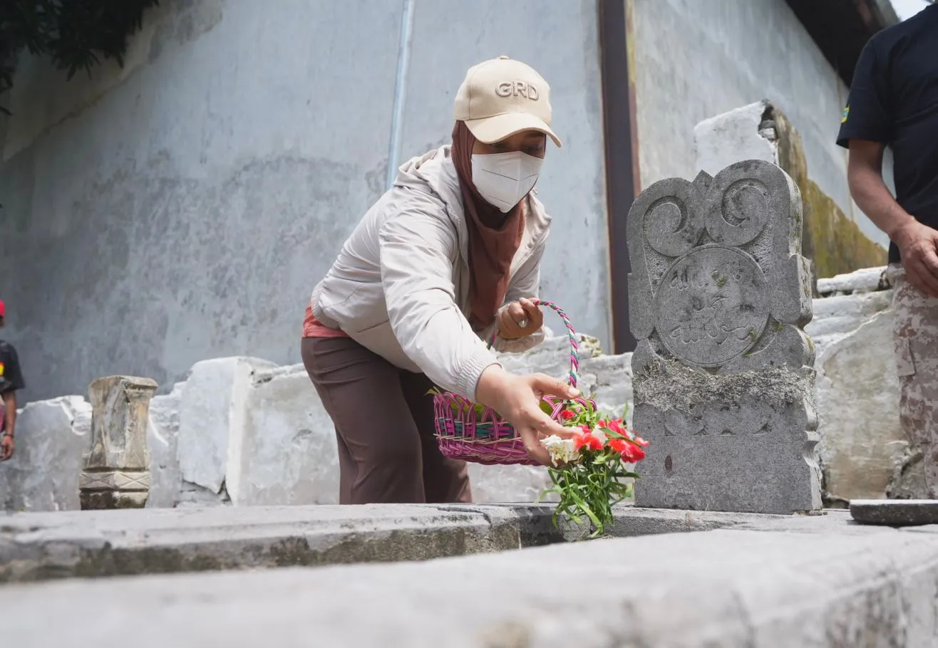 Jelang Ramadan, Ning Ita Nyadran di Makam Pekuncen