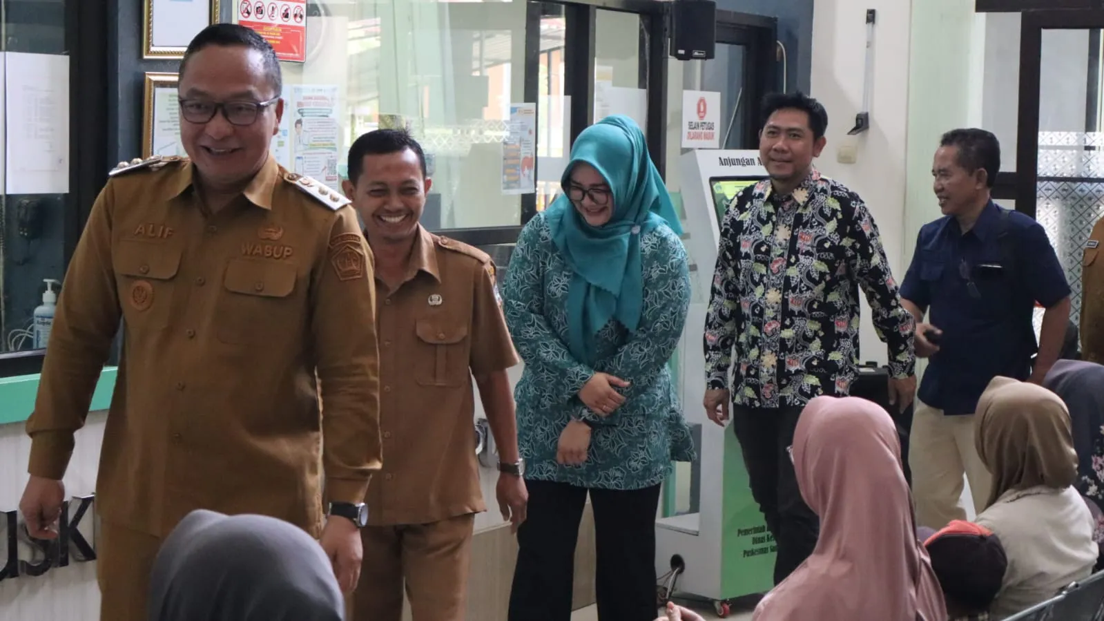 Dukung Program Bangga Kencana dan Penanganan Stunting, Wabup Alif Tinjau Pelayanan KB di Puskesmas Sangkapura