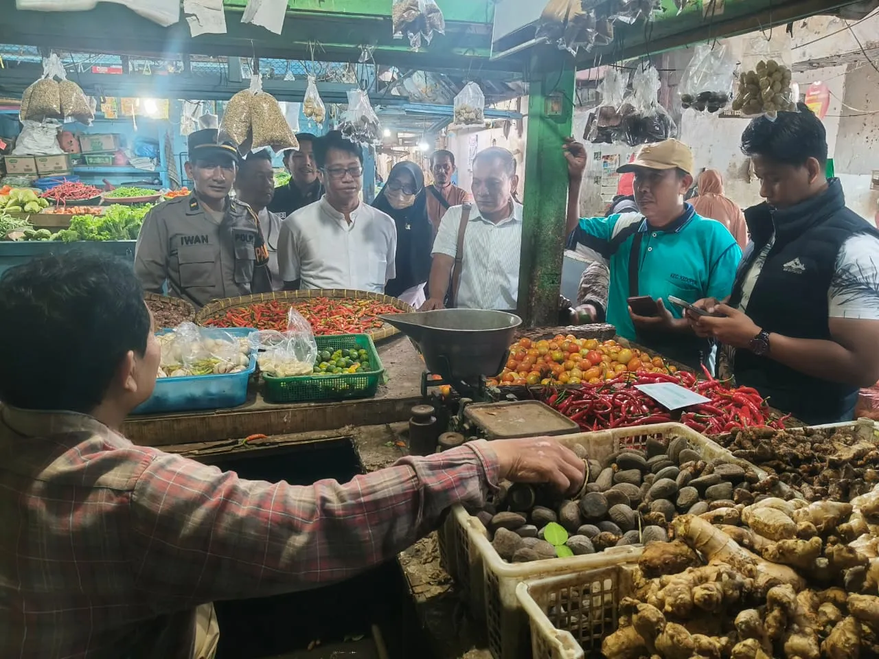 Satgas Pangan Polres Probolinggo Kota Cek Harga dan Stok Sembako Jelang Ramadan, Ingatkan Pedagang Tak Bermain Harga