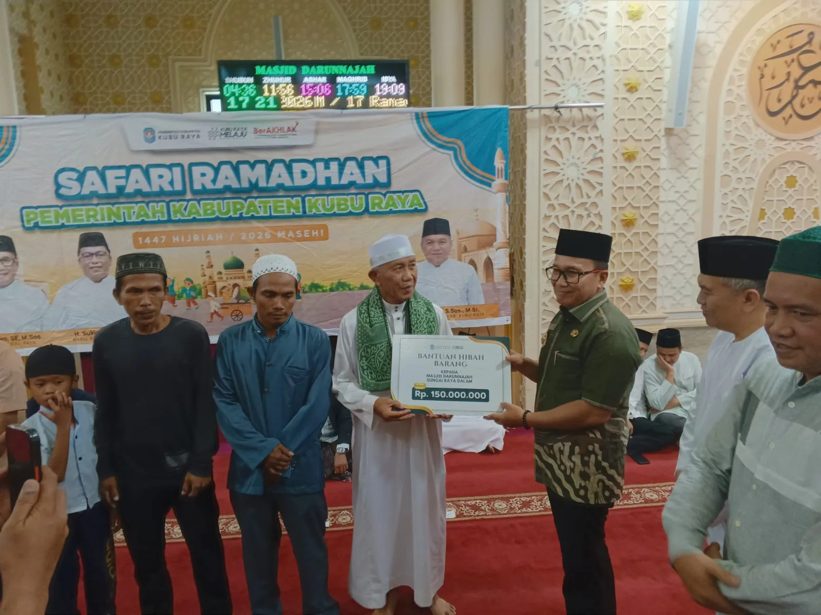 Bupati Kubu Raya Lakukan Safari Ramadhan di Masjid Darul Najah Sungai Raya Dalam