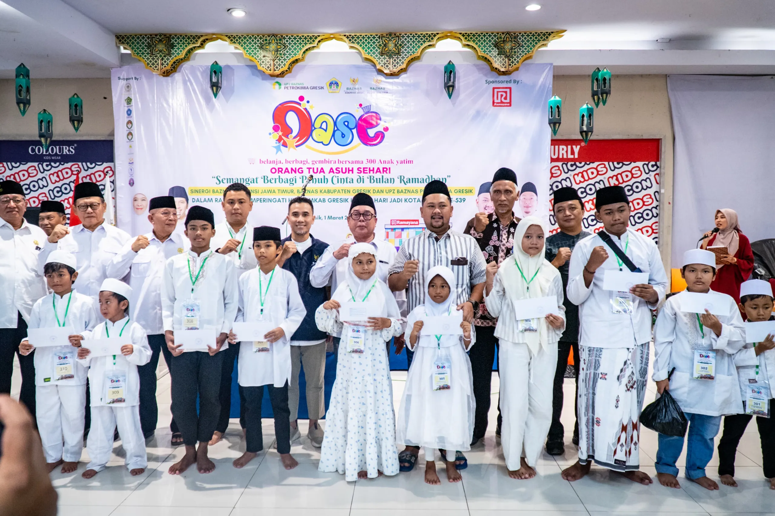 Baznas Gresik Gelar OASE, 300 Anak Yatim Belanja Baju Lebaran Bersama Bupati