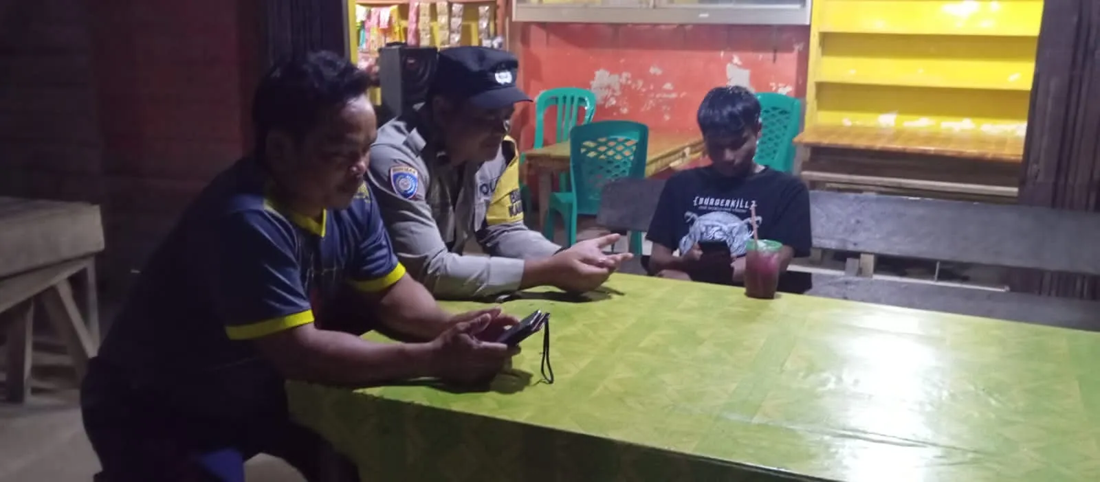 Jaga Situasi Kamtibmas Pada Malam Hari Polsek Kuala Behe Gencar Melaksanakan Patroli Rutin